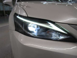 LEDヘッドライトです。デザイン性がよくとても明るいので、夜間の走行や悪天候でも安心です。しかも長寿命!