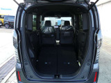 簡単に収納出来る後部座席。広大な空間が出現します。シートアレンジが多彩な点も特徴です。レジャー用品もたっぷりと積み込め、休日の過ごし方の楽しみを拡げてくれます。