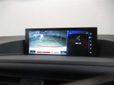 バックガイドモニターで、後方を確認しながら安心して駐車することができます。運転初心者も熟練者も必須の機能ですよ!
