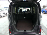 簡単に収納出来る後部座席。広大な空間が出現します。シートアレンジが多彩な点も特徴です。レジャー用品もたっぷりと積み込め、休日の過ごし方の楽しみを拡げてくれます。
