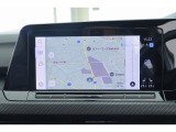 Volkswagen純正インフォテイメントシステム&rdquo;Discover Pro&rdquo;:10インチ画面を標準装備。タッチスライダーコントロールを採用し、直感的な操作が可能。