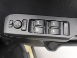 パワーウィンドゥ 運転席ドアスイッチ照明付です。電動格納ミラーも手元でワンモーションで可能です。