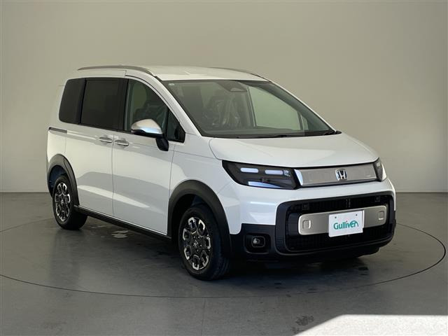 フリード1.5 e:HEV クロスター 4WD修復歴無し