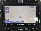 純正ナビを装備。タッチパネル式で使いやすく、お出かけもラクラクです。
