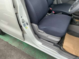 【運転席シート】ゆったりと広々した空間です。ストレスなく運転ができますよ!