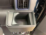 お車の状態をしっかりとお伝えするために1台の車両に付き40枚以上の画像を用意しております。外装はもちろん、室内の装備やお車の特徴などごらんください。