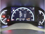とっても見やすいメーターです。夜間時はラグジュアリーな気分にさせてくれる照明が魅力ですので、夜のドライブも楽しみになりますよ♪