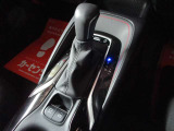 電動パーキングブレーキです!電気モーターでパーキングブレーキを操作する装置で、従来のサイドブレーキや足踏み式パーキングブレーキに代わって、スイッチ操作で簡単にパーキングブレーキを操作できます