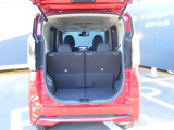 トランクスペースです。シートアレンジで更に長く大きな荷物もつめます。