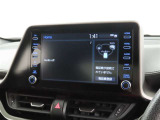 メーカー装着のディスプレイオーディオを装備しております。