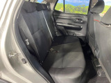 後部座席も気になるようなキズ・汚れやへたり等、大きなダメージはなく、良好な状態です。