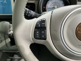ステアリングスイッチ装備!運転しながら手元でオーディオの操作などができます。