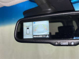 バックモニターも装備しております。バックギアに入れるとナビ画面に車の後方が映し出されます。これで後方確認も安心!