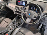 ☆センターパネルを運転席側に僅かに傾けたBMW独特のインパネ☆【駆け抜ける歓び】はここからもスタートしております☆