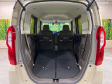 普段のお買い物や通勤、送迎等に十分な荷室スペースを確保しております。セカンドシートを倒すと、大きな荷物の積載も可能です♪