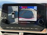 駐停車には便利なアラウンドビューモニター搭載。サイドモニターの切り替えも可能です。