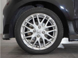 アルミホイール装着車です!これで足元まわりもおしゃれにきまります!