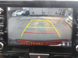 バックカメラ機能付きです!バックする際に後方の様子をカーナビのモニター上に表示してくれます。運転席にいながら、後方が確認できるので、バック駐車が、スムーズに行えます!