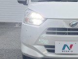 【LEDヘッドライト】悪天候や夜間走行時も良好な視界を確保し安心して運転できる高輝度LEDヘッドライトを装備!点灯速度が早く、消費電力も抑えられています。