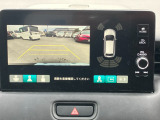 バックモニター装備。画面にて後方の確認が行えるので、バック駐車や車庫入れの際には重宝します。車の運転に慣れない方でも安心のガイドライン表示機能付。