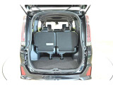 ワゴンならではの広々としたラゲージスペースを備えています。ライフスタイルに合わせていろいろな物を積み込めます!