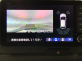 【バックカメラ】運転が苦手な方も車庫入れラクラクです!ギアをリバースに入れれば自動的に切り換わりますので、面倒な操作は不要です♪狭い駐車場もお車を傷つけず安心ですね!