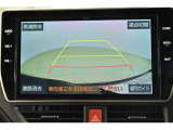 バックガイドモニターで、後方を確認しながら安心して駐車することができます。運転初心者も熟練者も必須の機能ですよ!