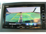 バックカメラを搭載しておりガイドラインも表示されますので車庫入れも安心ですね♪