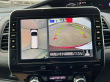 上から丸見えアラウンドビュー!車を真上から見下ろした様な映像を映し出すアラウンドビューモニター。これで車庫入れもラクラク。