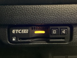 ETC2.0もついています。高速道路の料金所の通過も楽々です!。 カードの取り出しもしやすい場所についています。