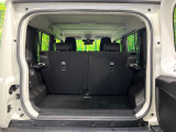 普段のお買い物や通勤、送迎等に十分な荷室スペースを確保しております。セカンドシートを倒すと、大きな荷物の積載も可能です♪
