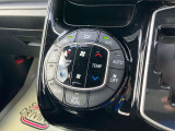 ★左右独立温度調整機能フルオートエアコン!運転席と助手席の設定温度を簡単な操作でそれぞれ独立して調節できます★
