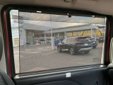 ロールサンシェード装備!快適です。