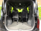 普段のお買い物や通勤、送迎等に十分な荷室スペースを確保しております。セカンドシートを倒すと、大きな荷物の積載も可能です♪