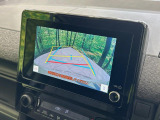 【バックカメラ】駐車時に後方がリアルタイム映像で確認できます。大型商業施設や立体駐車場での駐車時や、夜間のバック時に大活躍!運転スキルに関わらず、今や必須となった装備のひとつです!