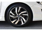 純正18インチアルミホイル/タイヤサイズは225/45R18です
