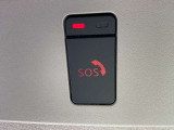 急病時や危険を感じた時、SOSコールを押すと専門オペレーターに繋がり、警察や消防への連携をサポートしてくれます。(入会手続きが必要です)