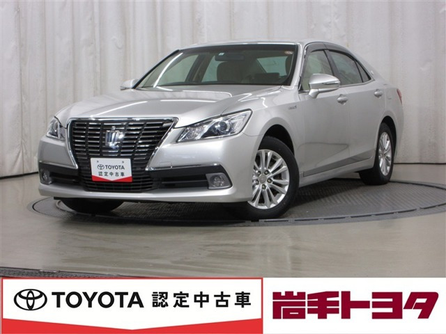 クラウンハイブリッド 2.5 ロイヤルサルーン Four 4WD