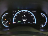 とっても見やすいメーターです。夜間時はラグジュアリーな気分にさせてくれる照明が魅力ですので、夜のドライブも楽しみになりますよ♪