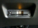 ■ETC搭載で、高速道路をスムーズに利用できます。料金所での停車なしでノンストップ通過でき、快適な移動が可能です。