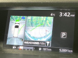 【アラウンドビューモニター】専用のカメラにより、上から見下ろしたような視点で360度クルマの周囲を確認することができます☆死角部分も確認しやすく、狭い場所での切り返しや駐車もスムーズに行えます。