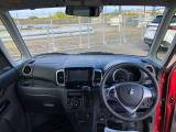 フロントガラスがおおきく視野が広い為運転しやすいです☆