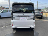バックカメラ装備で車庫入れも安心です。