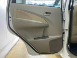 WEB掲載時にはお車に付いている装備と、様々な写真をたくさん載せるように心がけております。1台1台特徴をとらえたキャッチコメントを掲載しています。