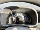 日産のメーターは走行中自然と視野に入る位置に設定されているため、運転を楽しみながら身構えることなくドライブできます。