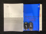 スマートキーは鍵をバッグに入れたままでもドアロックの開閉やエンジンのON・OFFができます。夜間や雨の日も鍵を探さなくて良いので便利です。