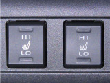 運転席と助手席にシートヒーターを装備しております。