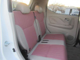 後部座席も乗り心地良好◎掲載後すぐに販売が決まってしまう場合もございますのでご来店前にお電話でご予約を頂ければ幸いです。