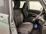 【フロントシート】さまざまな体格の方が快適に運転ができるよう配慮したシートになっております。