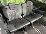 3列目シートはもちろん状態良好☆大人でもゆったりと座って頂けますので、大人数でのお出かけもラクラクです♪ご家族で、気の知れた仲間で、ドライブに行くのが楽しみですね♪